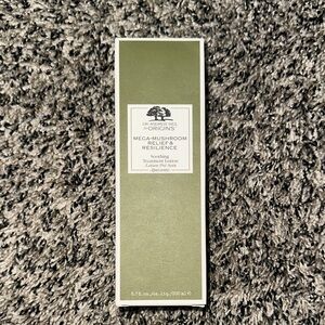 Origins Mega-Mushroom Relief & Resilience Soothing Treatment Lotion - Green